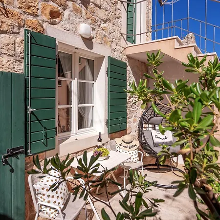 Stonehouse 22 - Zf Hvar *