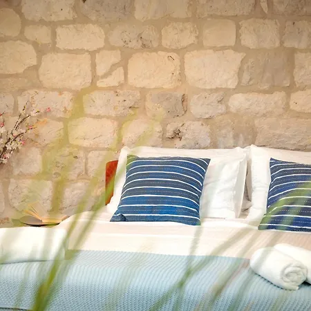 Stonehouse 22 - Zf Hvar Daire
