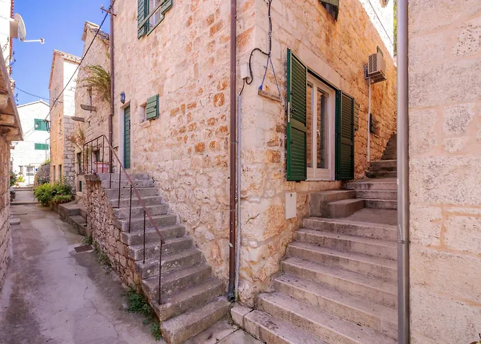 Stonehouse 22 - Zf Hvar Lägenhet *