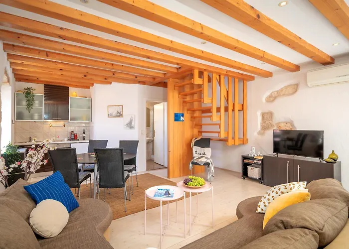 Stonehouse 22 - Zf Hvar *