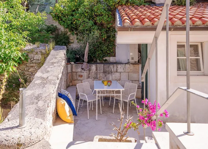 Stonehouse 22 - Zf Hvar Lägenhet *