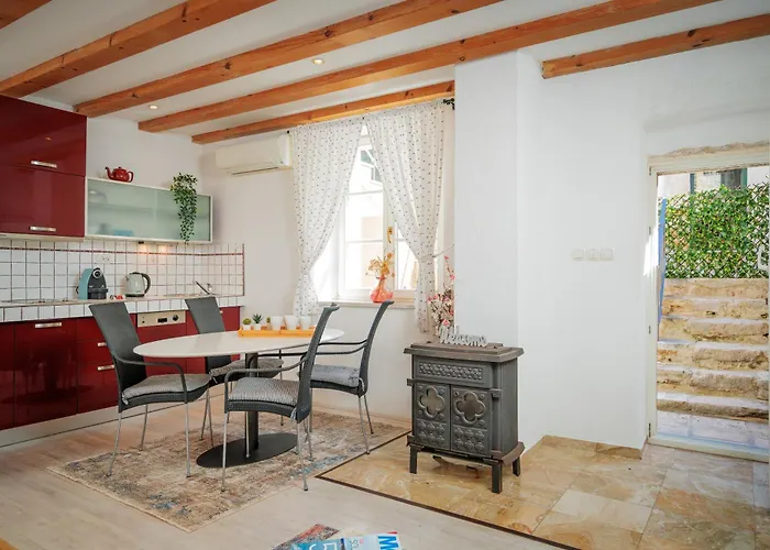 Stonehouse 22 - Zf Hvar