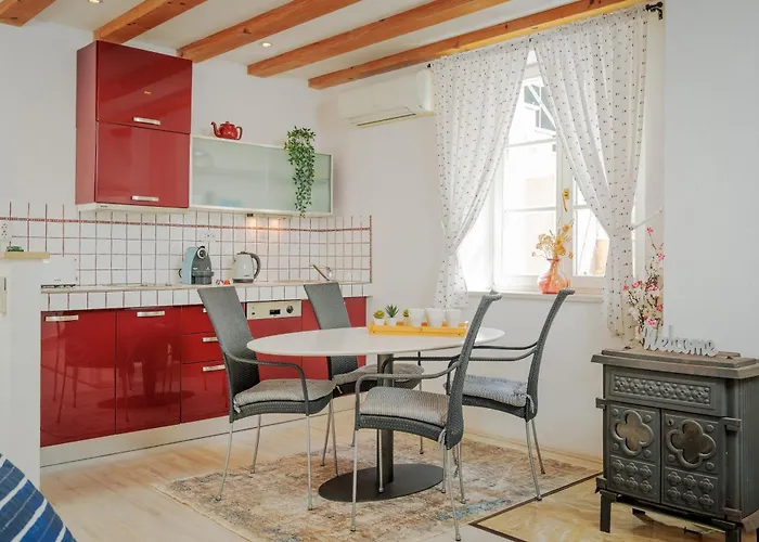 Stonehouse 22 - Zf Hvar *