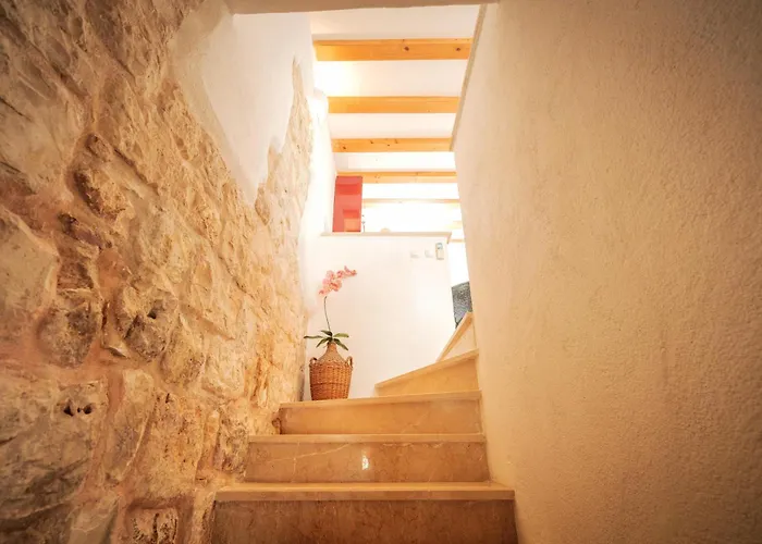 Stonehouse 22 - Zf Hvar