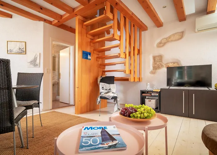 Stonehouse 22 - Zf Hvar Lägenhet *