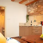 Stonehouse 22 - Zf Hvar 赫瓦尔