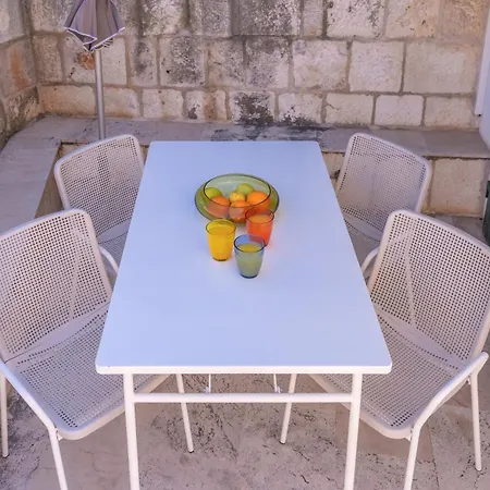 Stonehouse 22 - Zf Hvar * هفار