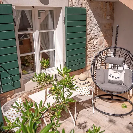 Stonehouse 22 - Zf Hvar *