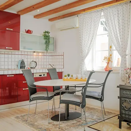 Stonehouse 22 - Zf Hvar *