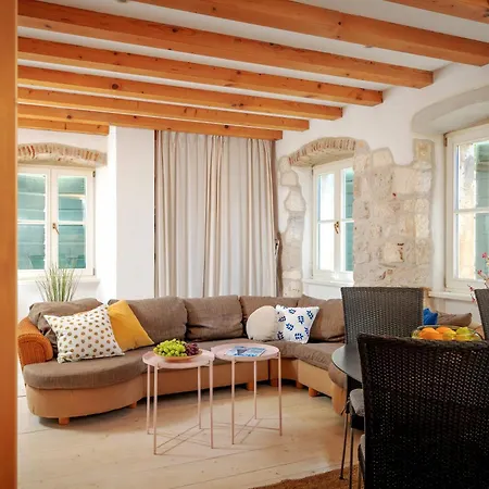 Stonehouse 22 - Zf Hvar *