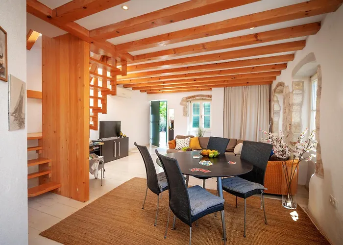 Stonehouse 22 - Zf Hvar