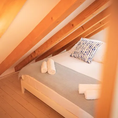 Stonehouse 22 - Zf Hvar *