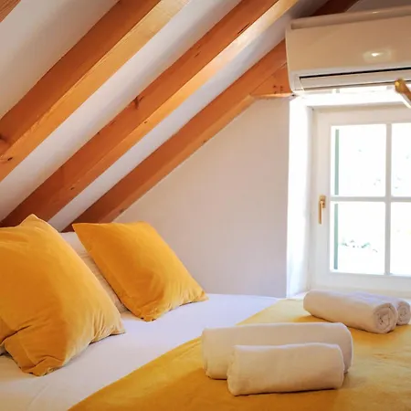 Stonehouse 22 - Zf Hvar *